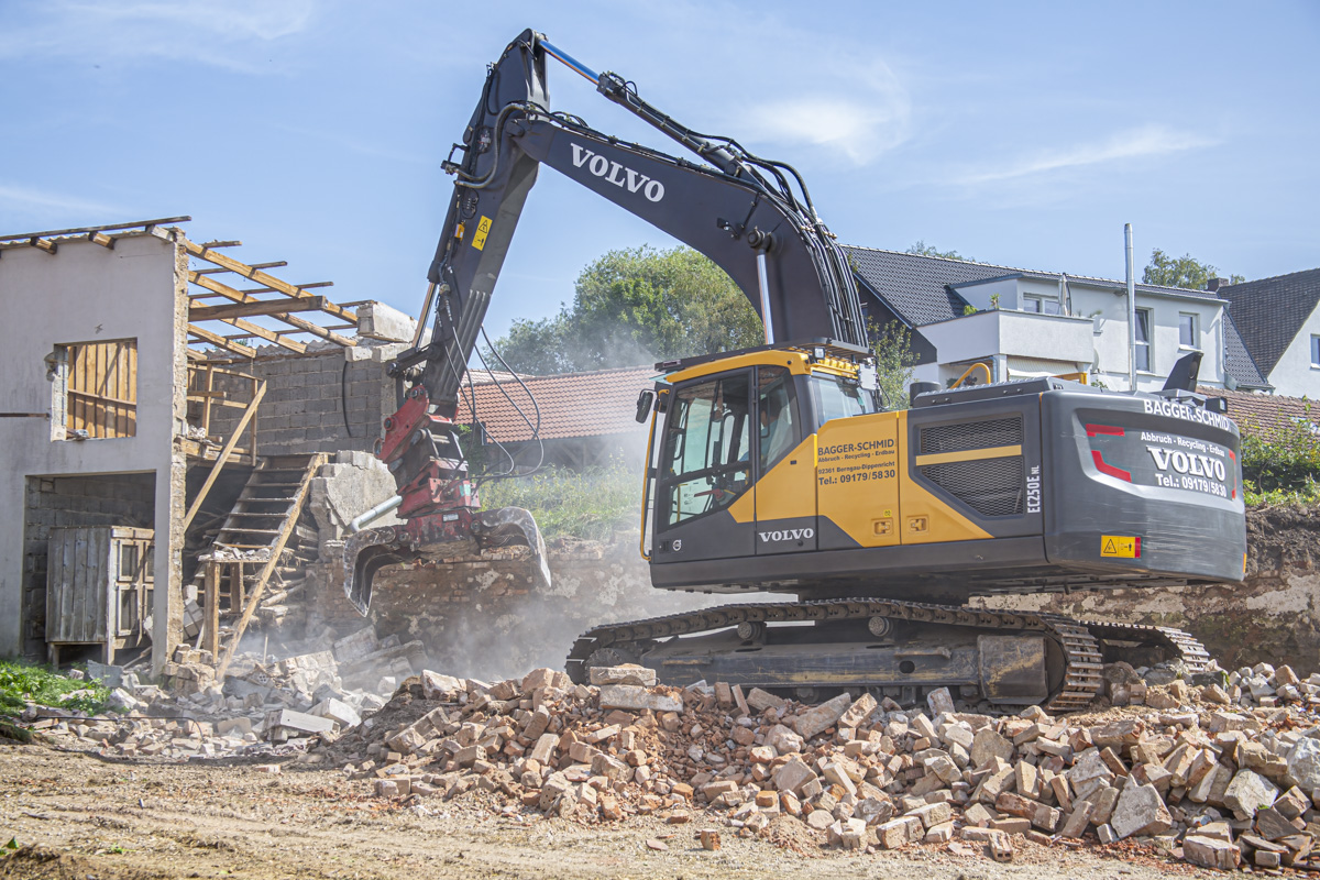 Automotiv - Produktfotografie im Einsatz VOLVO Abbruchbagger im Einsatz-7