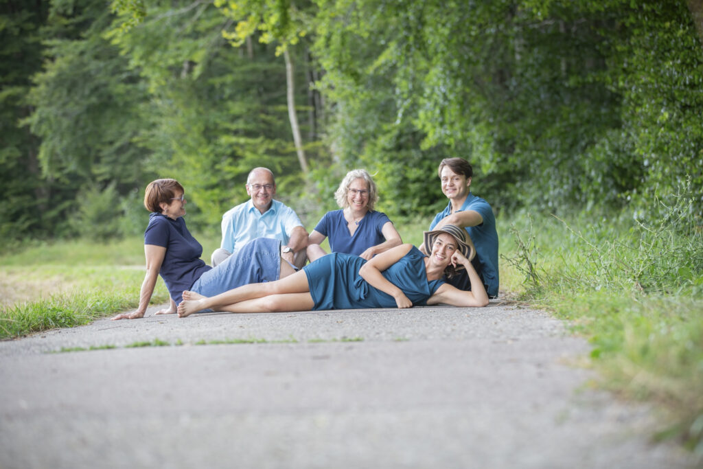 Familienshooting mit 7 Personen auf der Schwäbischen Alb