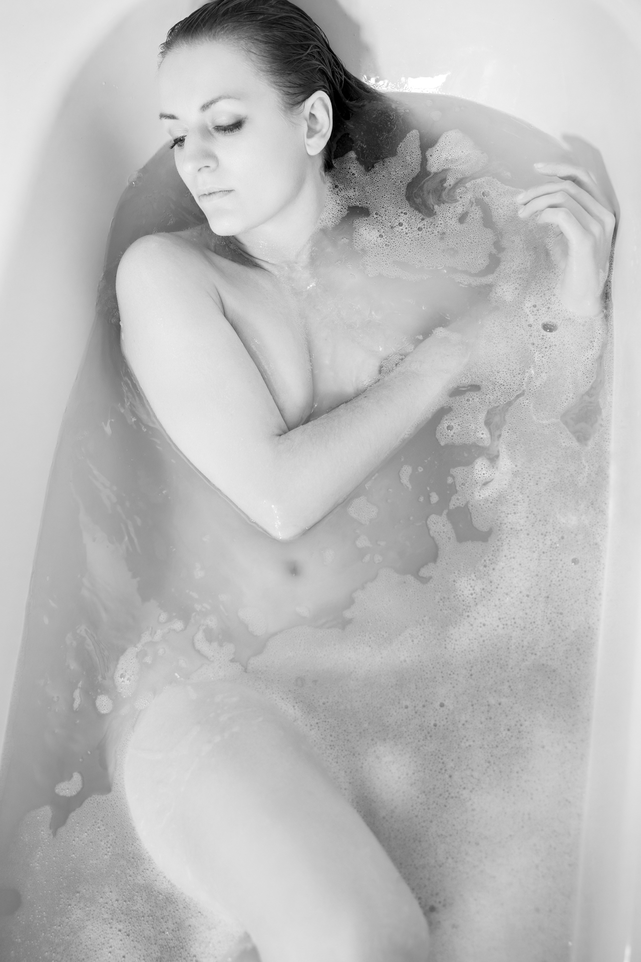 Erotisches Badewannenshooting mit Sandy